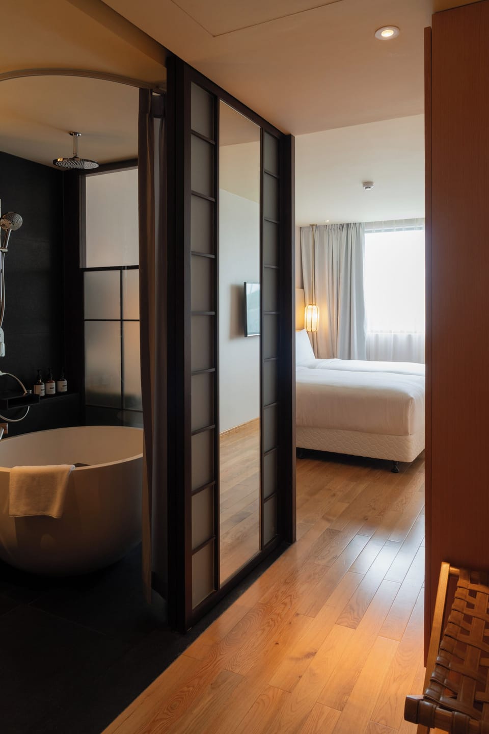 Kasen Twin Room | Minibar, in-room safe, desk, blackout drapes