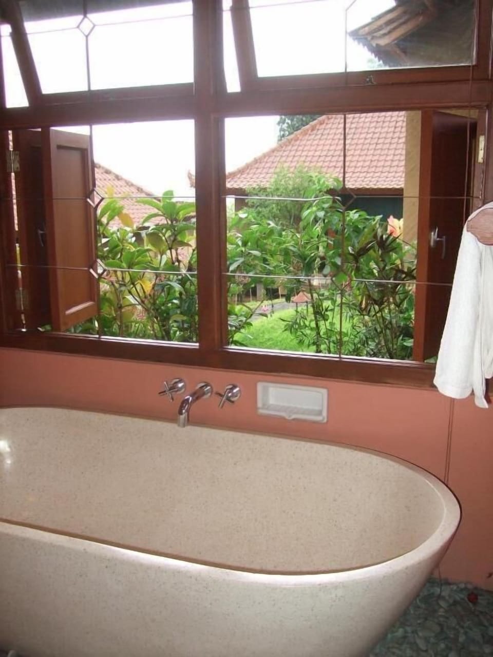 Separate tub and shower, hair dryer, bidet, towels