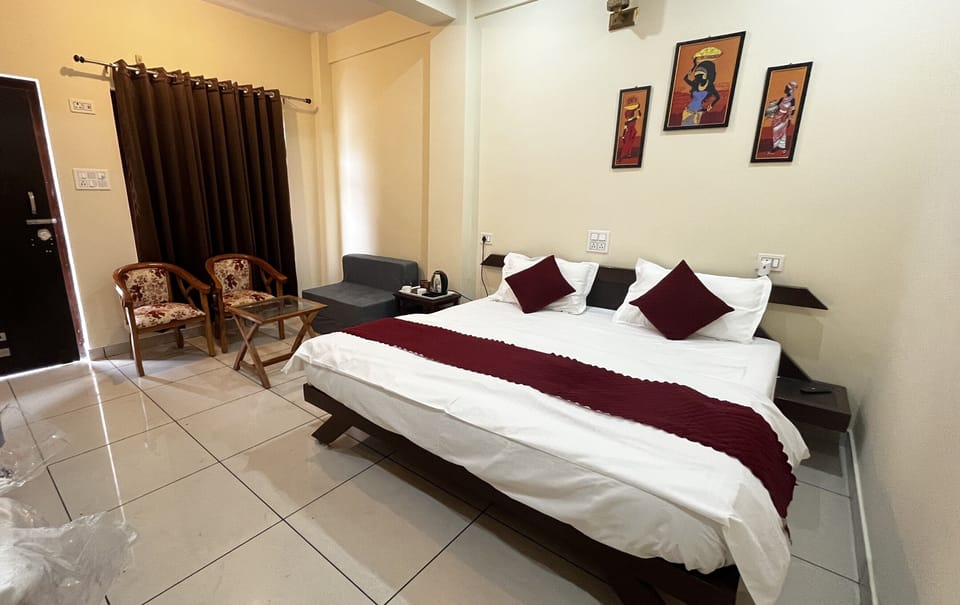 Luxury Room, 1 King Bed, Terrace, River View | Egyptian cotton sheets, premium bedding, memory foam beds