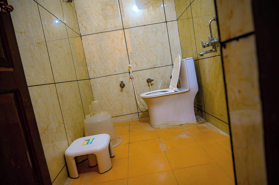 Premium Room, 1 Bedroom, Balcony, River View | Bathroom | Shower, rainfall showerhead, free toiletries, slippers
