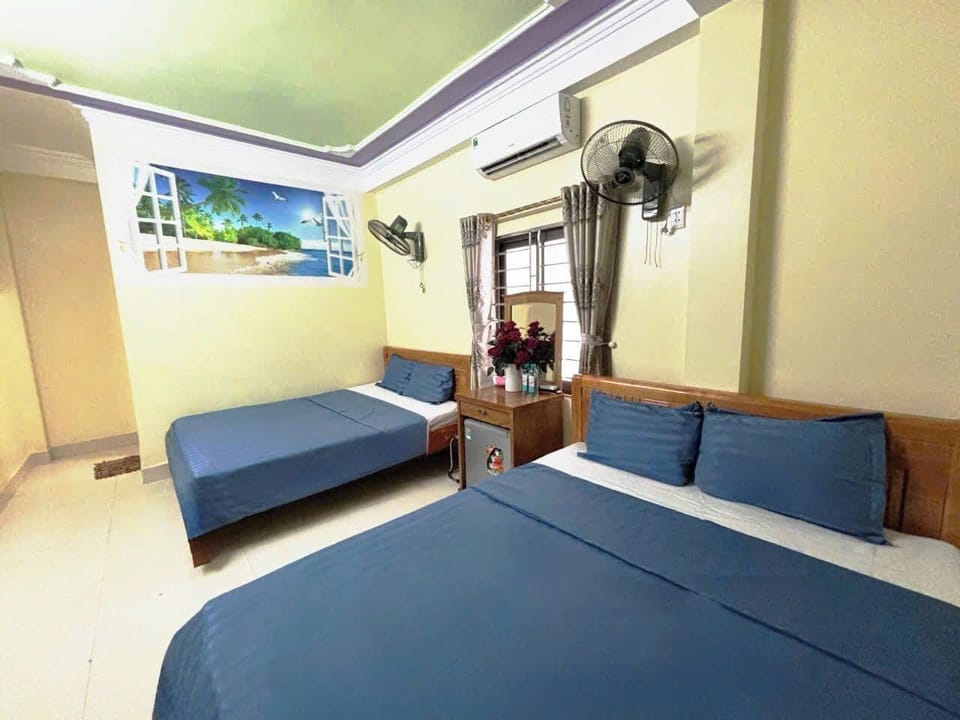 Standard Double Room | Hypo-allergenic bedding, minibar, desk, blackout drapes