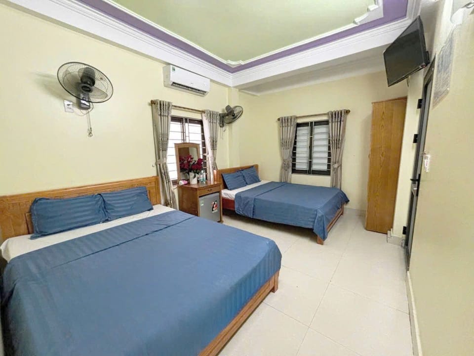 Standard Double Room | Hypo-allergenic bedding, minibar, desk, blackout drapes