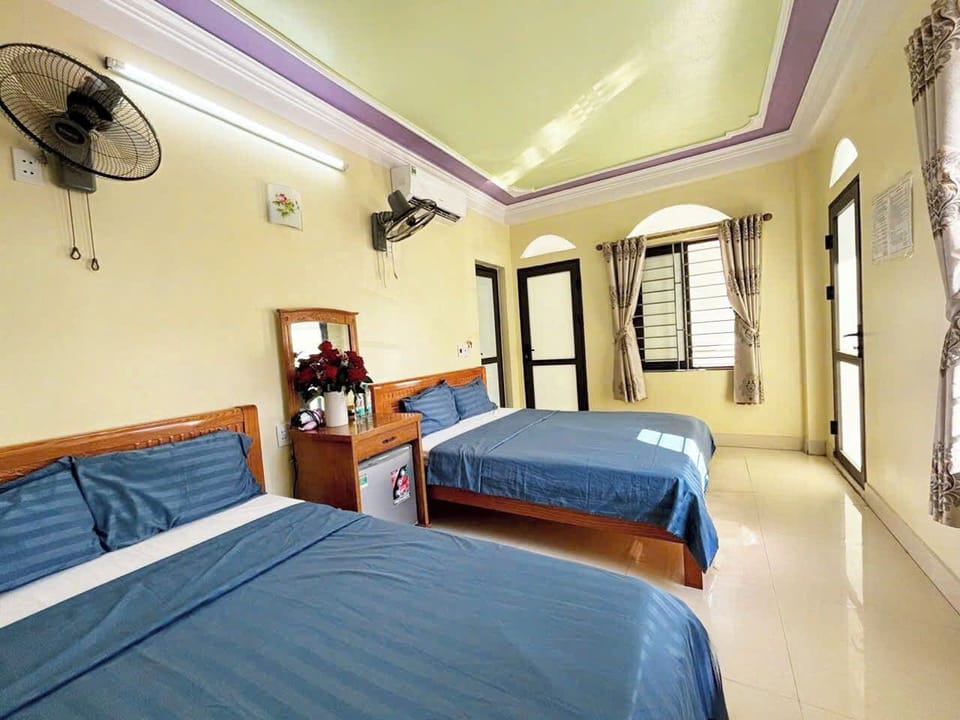 Standard Double Room, Mountain View | Hypo-allergenic bedding, minibar, desk, blackout drapes