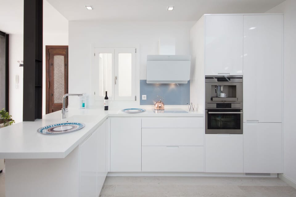 Luxury Apartment, City View | Private kitchen | Full-size fridge, microwave, oven, stovetop