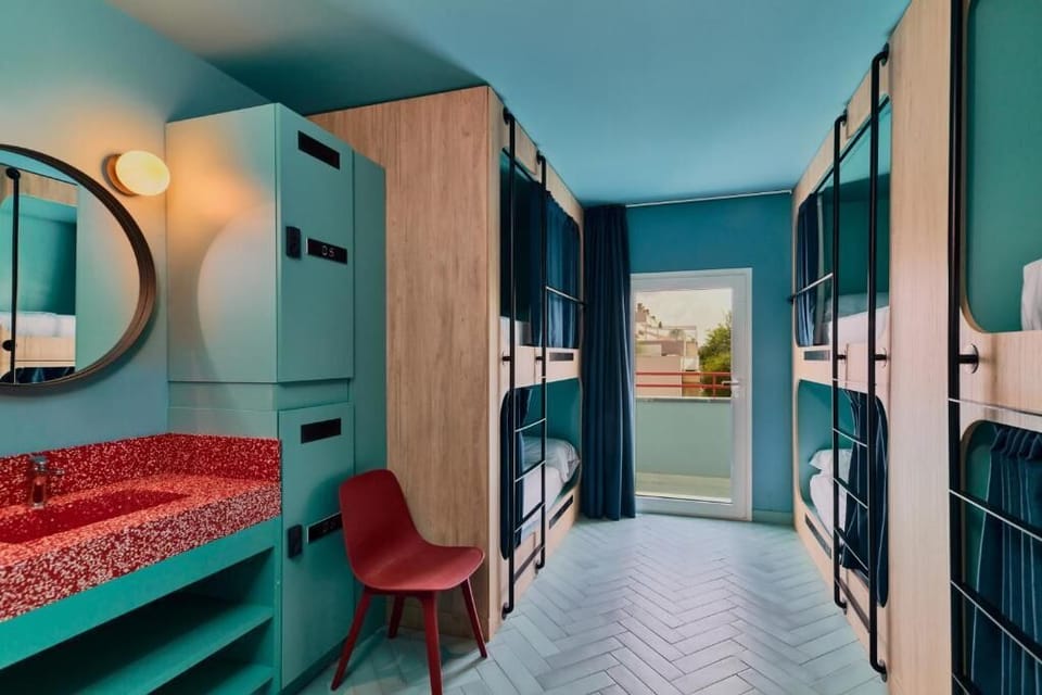 Soundproofing, WiFi (free)