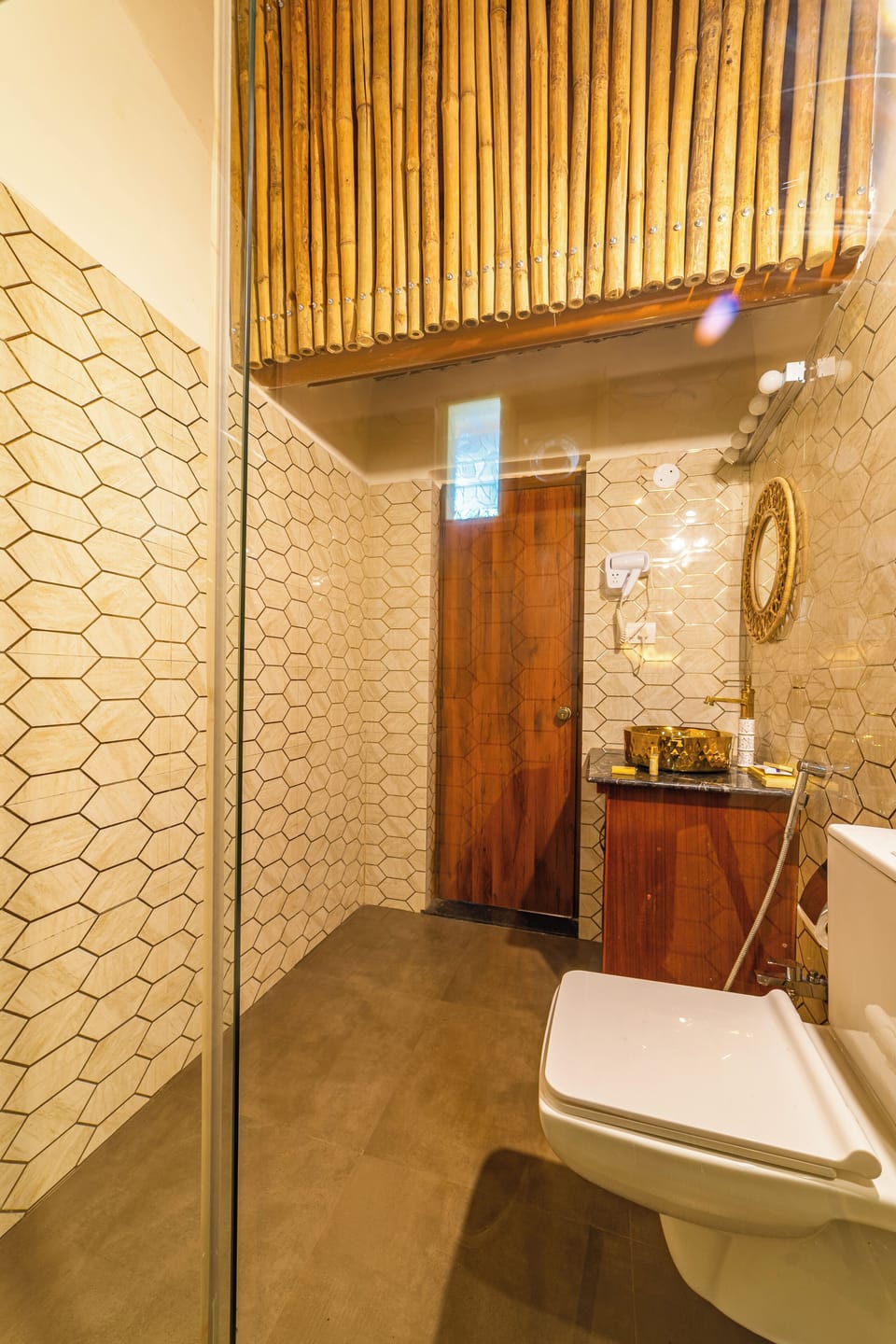 Premium Studio | Bathroom