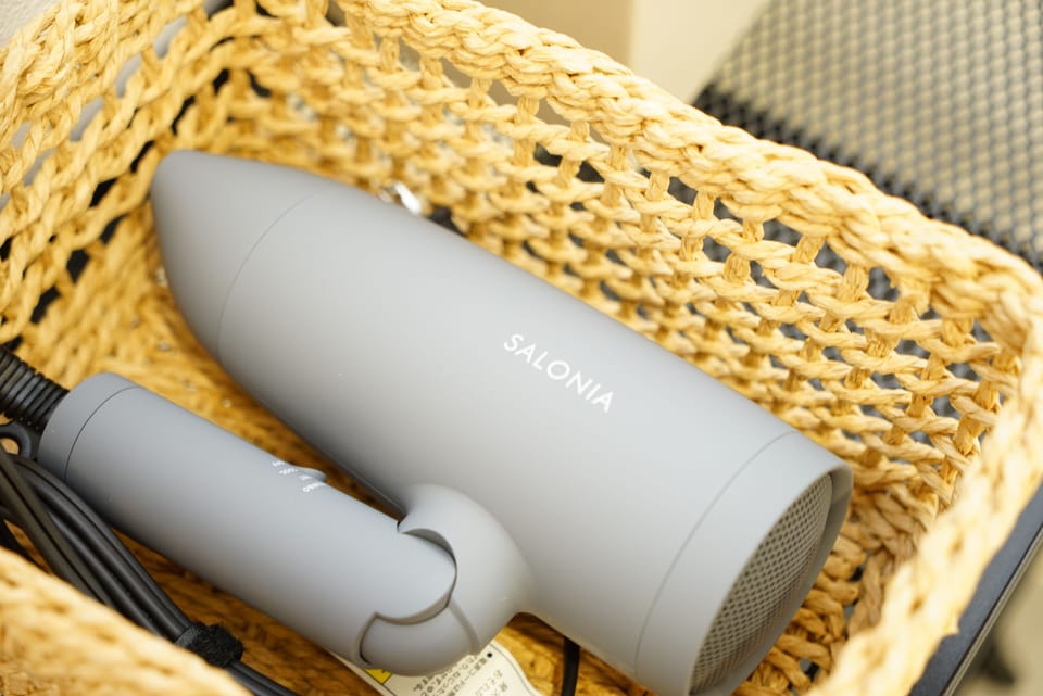 Separate tub and shower, free toiletries, hair dryer, bathrobes