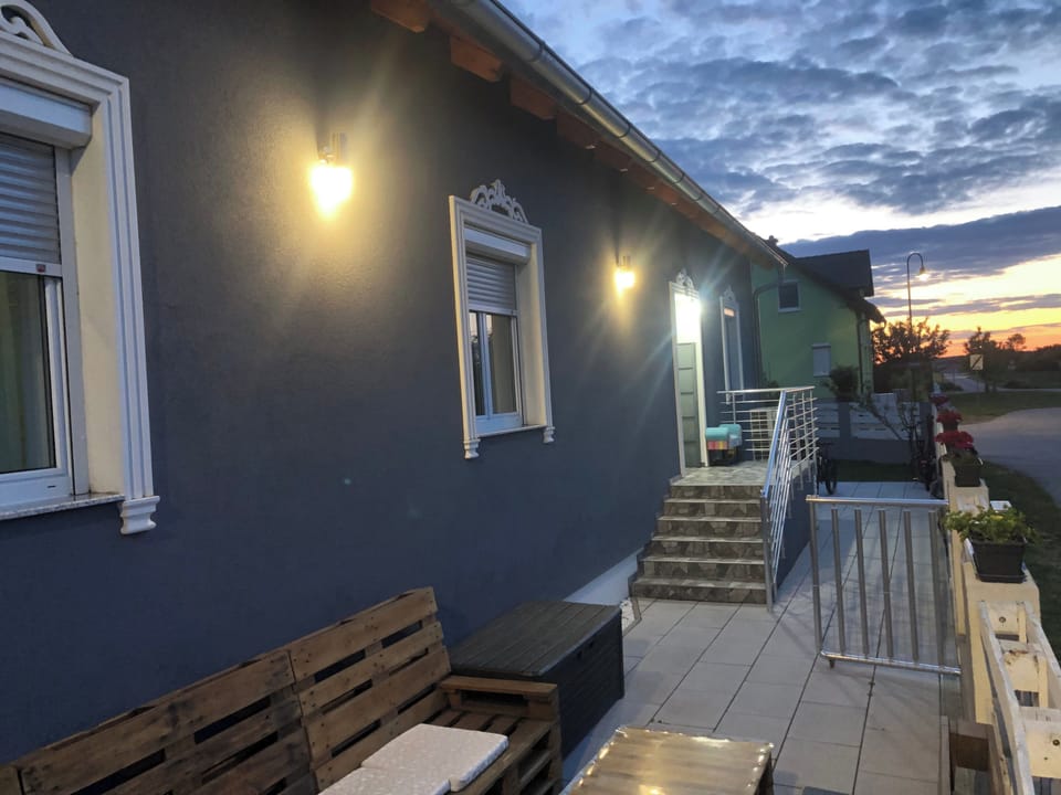 House | Terrace/patio