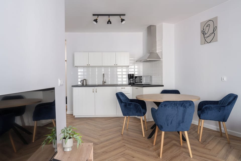 Apartment, 1 Bedroom, Balcony | In-room dining