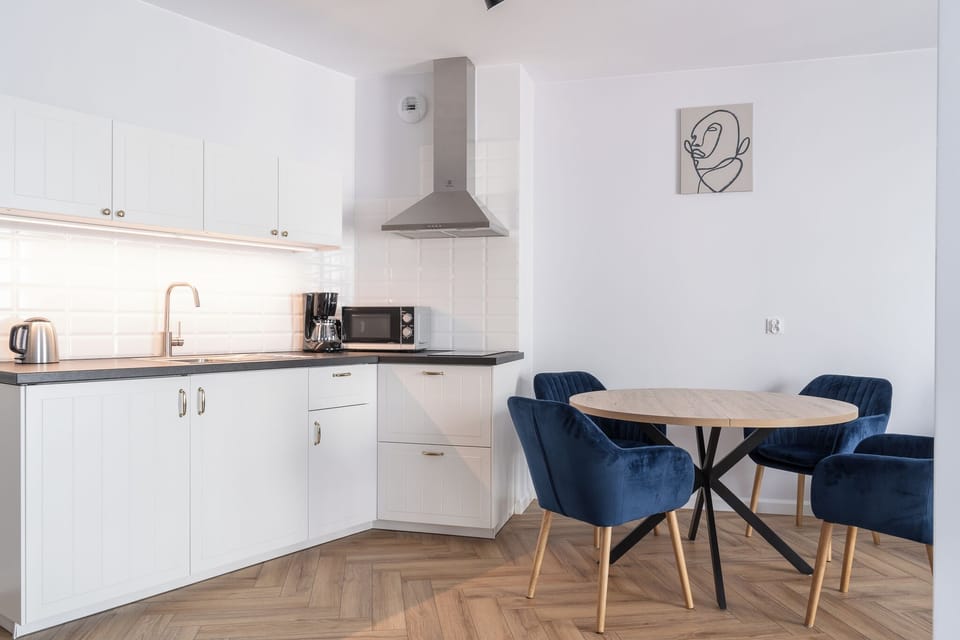Apartment, 1 Bedroom, Balcony | Private kitchenette | Electric kettle