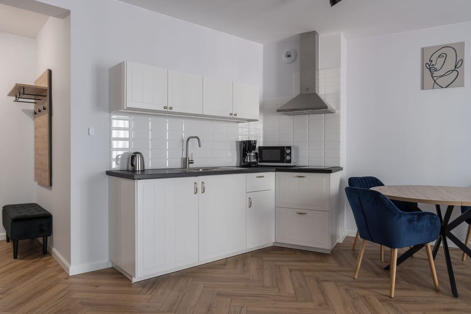 Apartment, 1 Bedroom, Balcony | Private kitchenette | Electric kettle