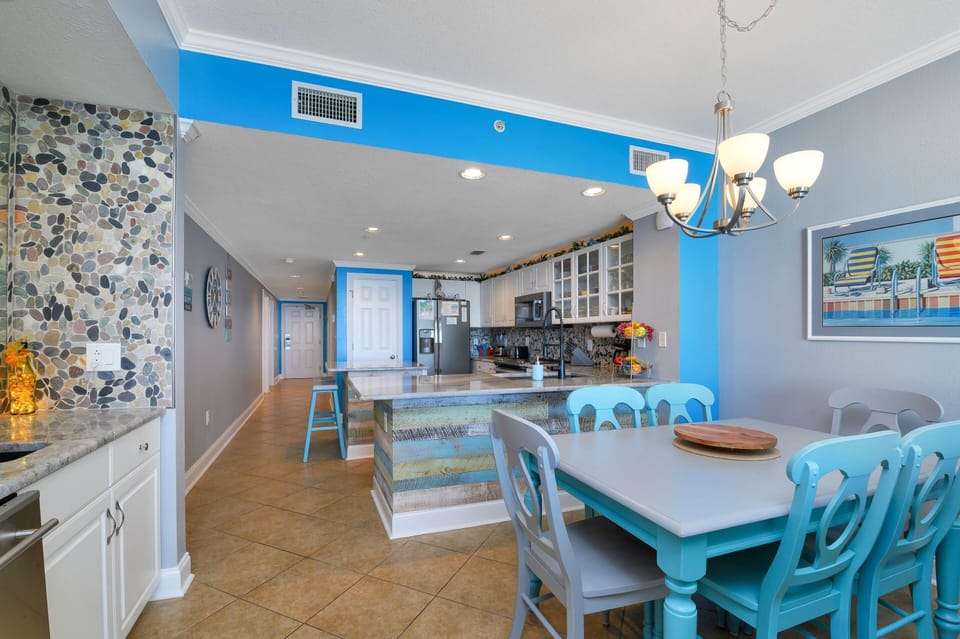 Condo, Multiple Beds (Majestic Beach Towers 2-404) | Private kitchen | Oven, toaster