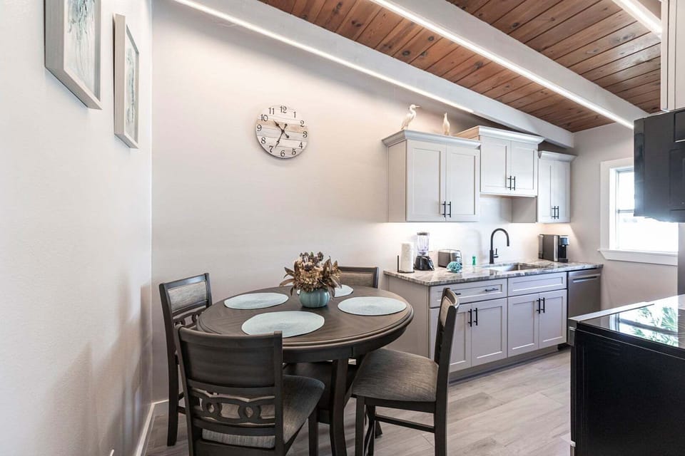 07 Kitchen