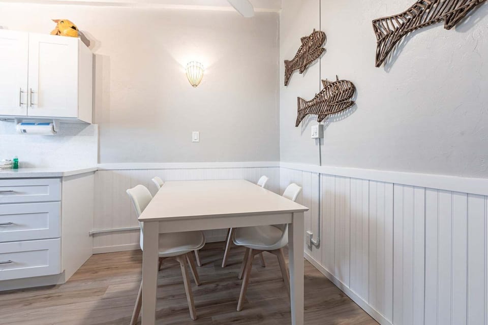 07 Dining_Kitchen