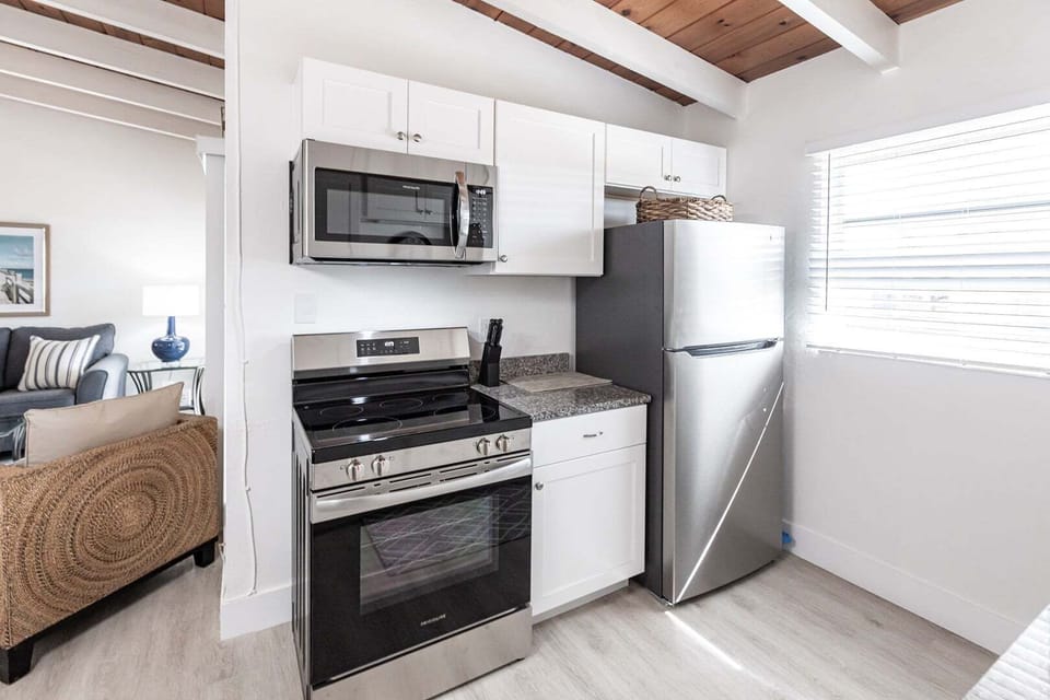 06 Kitchen