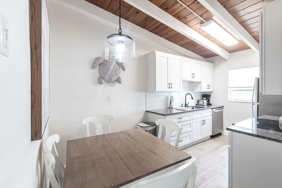 06 Kitchen