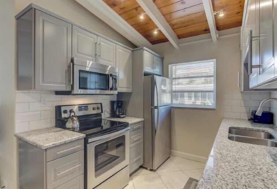 CM 64 Kitchen