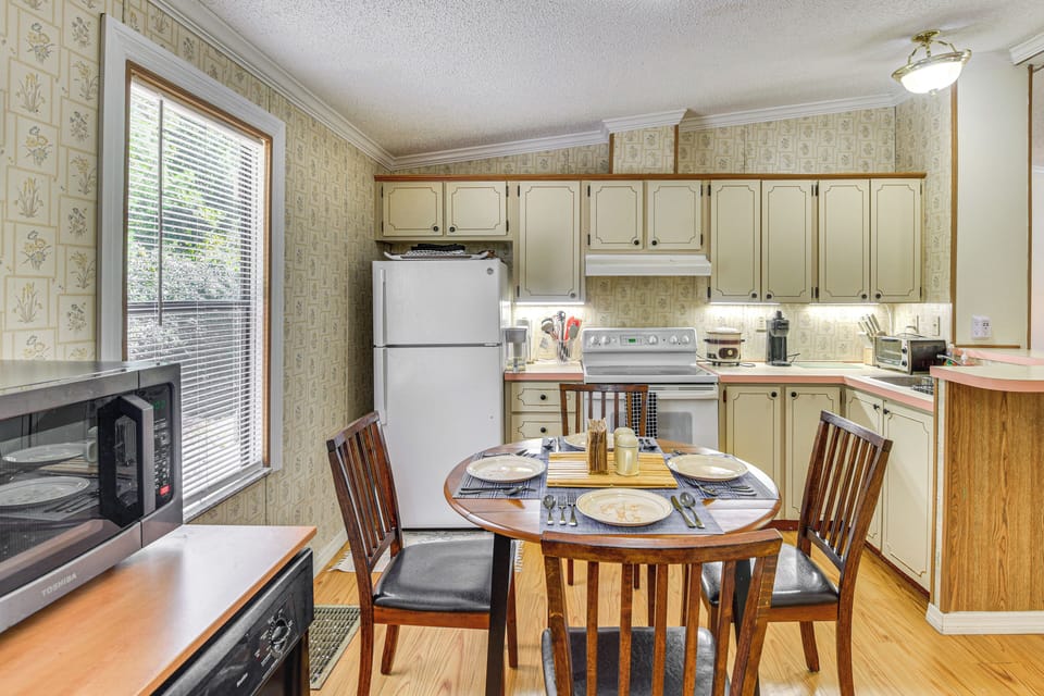 Kitchen | Single-Story Home | Free WiFi
