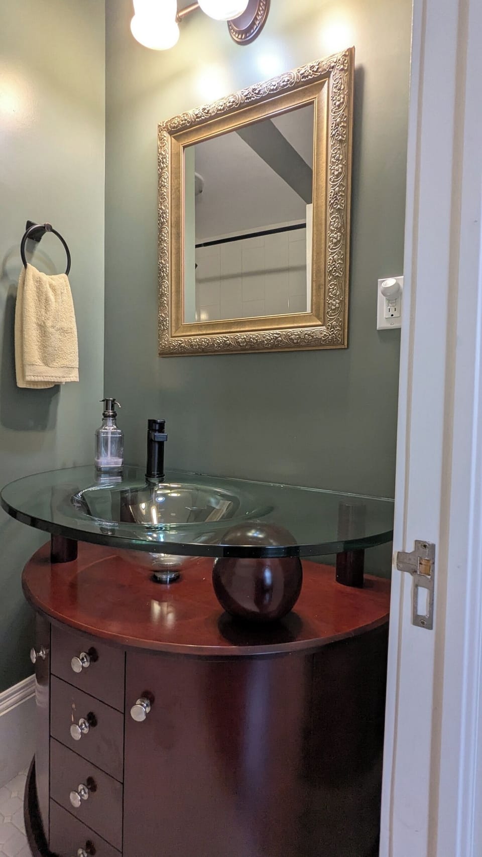 Comfort Room, Garden View | Bathroom | Combined shower/tub, free toiletries, hair dryer, bathrobes