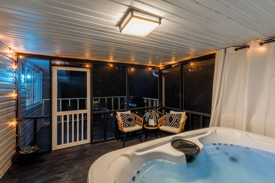 Indoor spa tub
