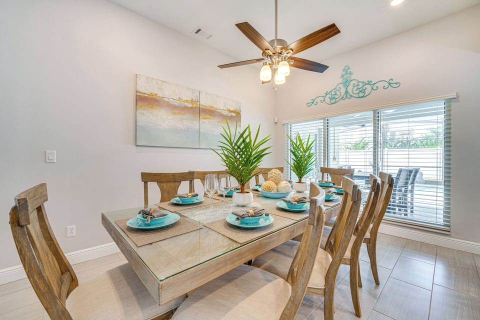 10-Person Dining Table | Dishware/Flatware