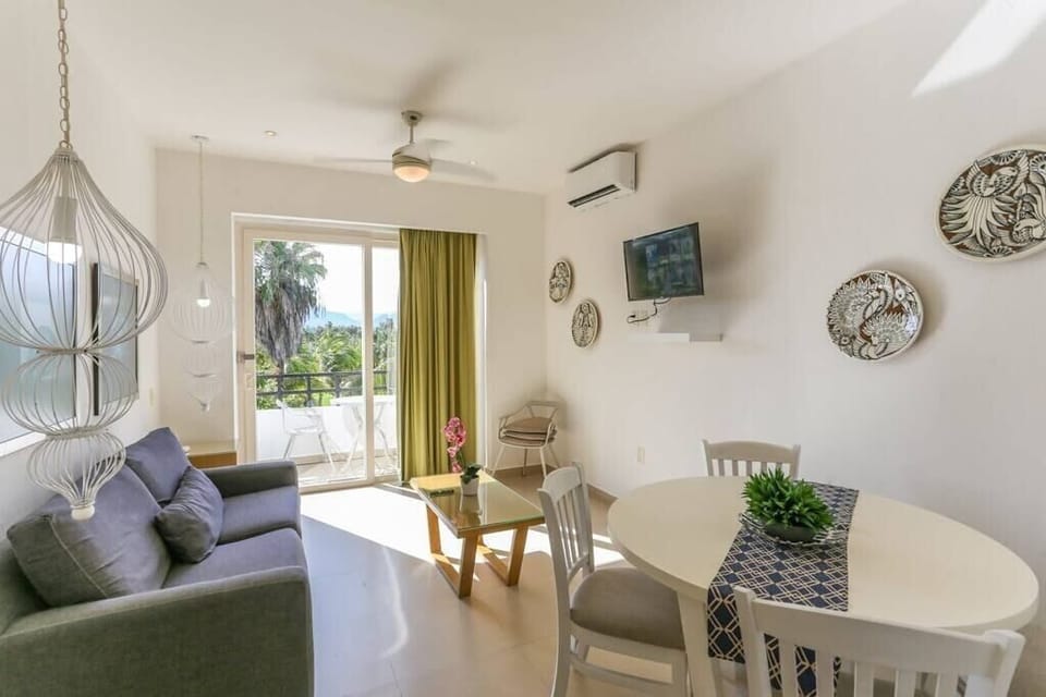 Luminosas estancia pensada para tu comodidad  / Bright living room designed for your comfort
