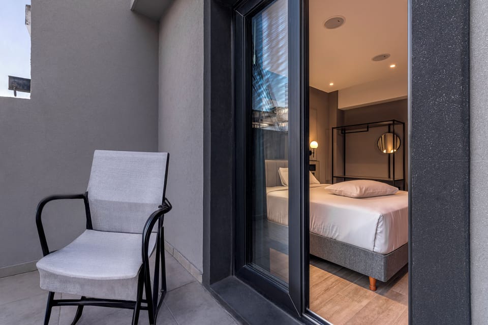 Double Room | In-room safe, laptop workspace, blackout drapes, soundproofing