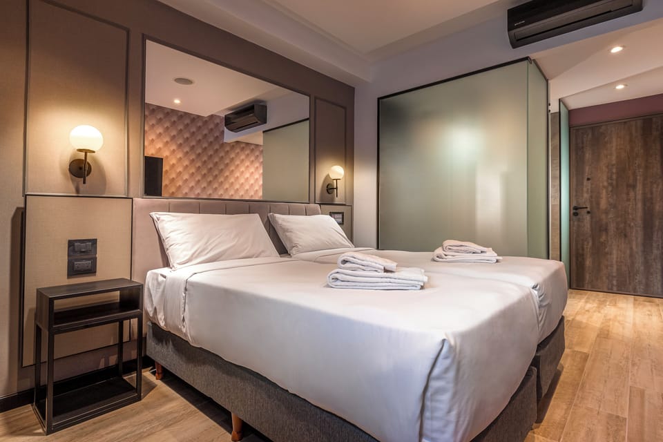 Twin Room | In-room safe, laptop workspace, blackout drapes, soundproofing