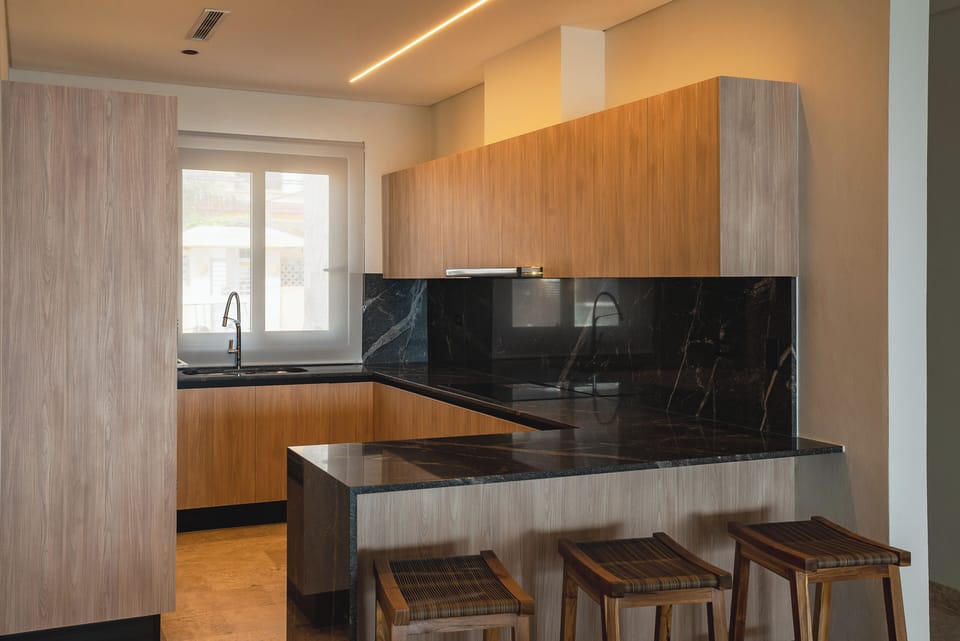 Fridge, microwave, dishwasher, coffee/tea maker