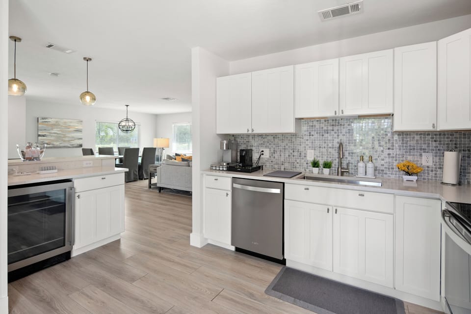A full Kitchen with all the luxury amenities you need. 