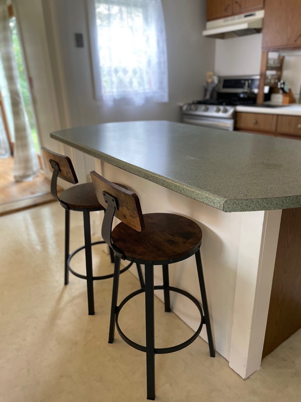 Additional seating for breakfast.