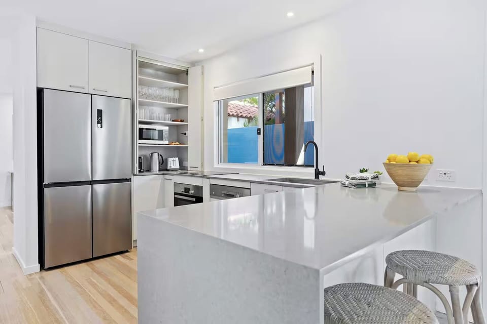 Apartment, 3 Bedrooms, Ocean View | Private kitchen | Full-size fridge, microwave, electric kettle, toaster
