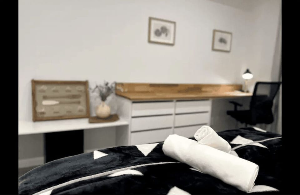 Superior Room, 1 Queen Bed, Non Smoking | Free WiFi