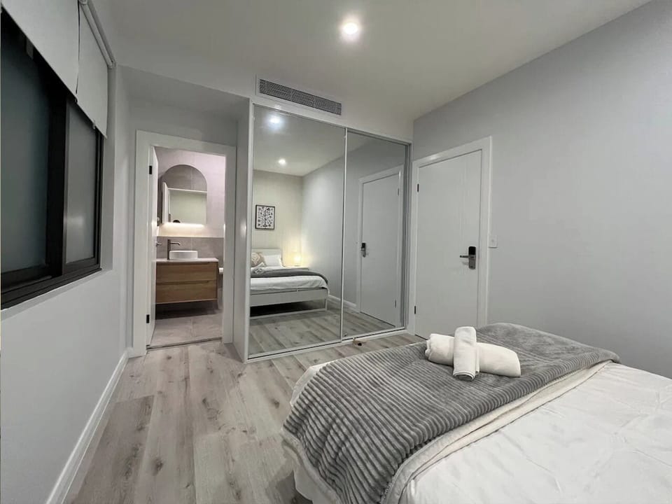 Standard Single Room, 1 Queen Bed, Non Smoking | Free WiFi