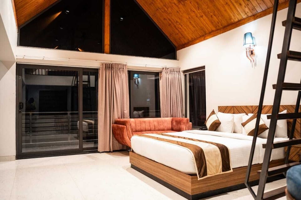 Premium Quadruple Room | Minibar, desk, laptop workspace, free WiFi
