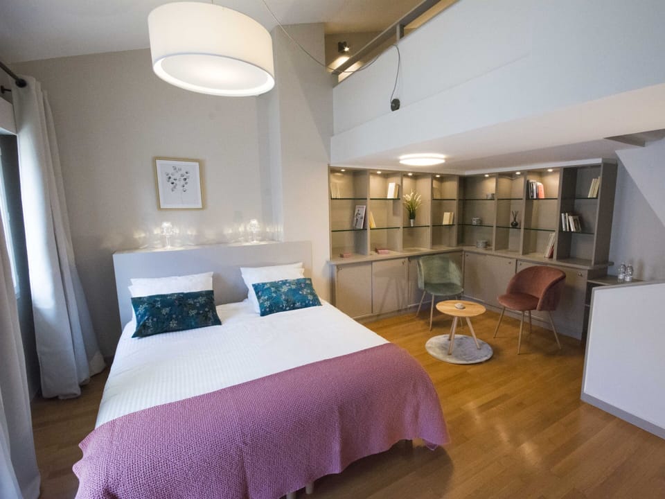 Comfort Suite, Private Bathroom (Hippolyte) | Blackout drapes, soundproofing, iron/ironing board, free WiFi