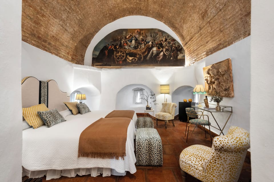 Luxury Room | Minibar, desk, laptop workspace, blackout drapes