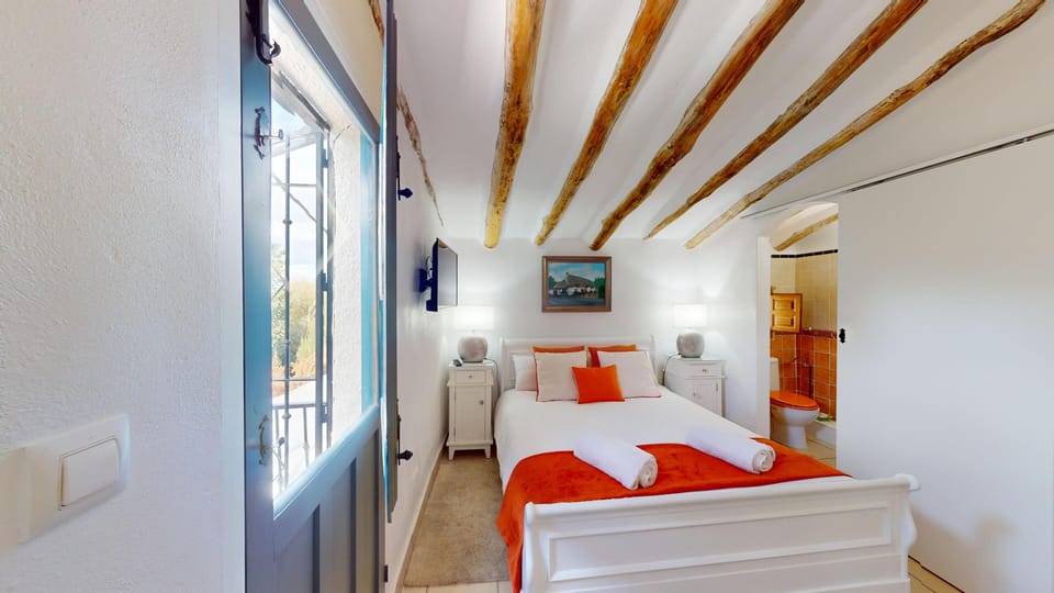 Classic Double Room, Garden View | Iron/ironing board (on request), WiFi (free)