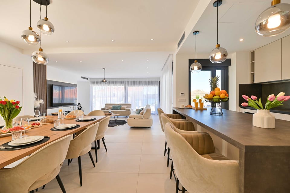 Villa (Five Bedroom Villa with Private Pool) | Dining room