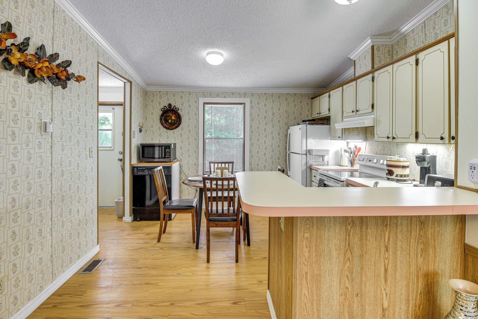House (3 Bedrooms) | Interior