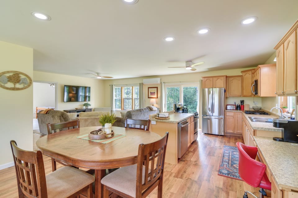 House (2 Bedrooms) | Interior