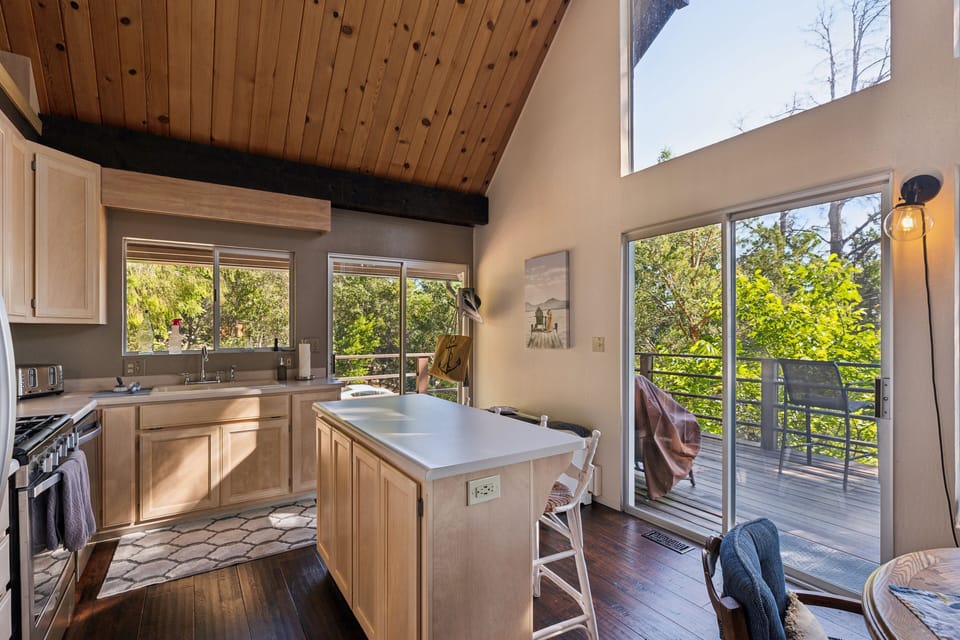 Cottage, 2 Bedrooms | Private kitchen | Fridge, oven, coffee/tea maker, electric kettle