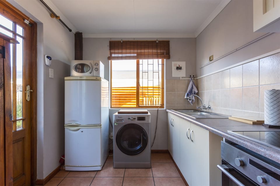 Apartment, 2 Bedrooms, Smoking, Patio | Interior