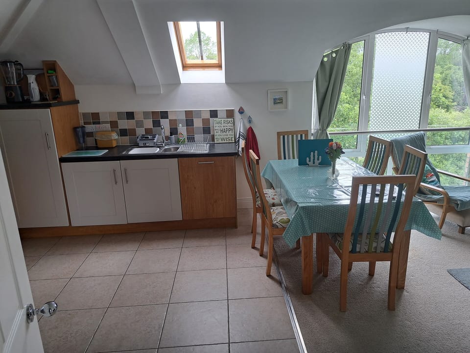 Apartment | Dining