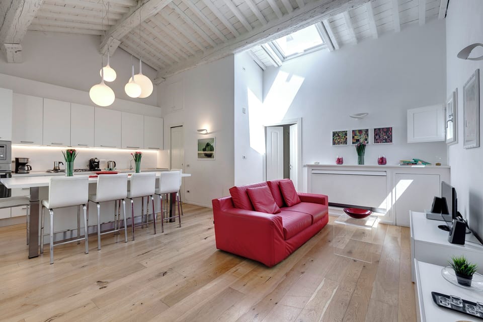 Apartment | Living room | Flat-screen TV