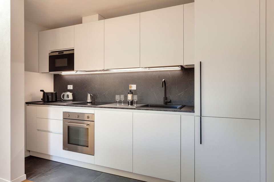 Apartment | Private kitchenette | Fridge, microwave, oven, dishwasher