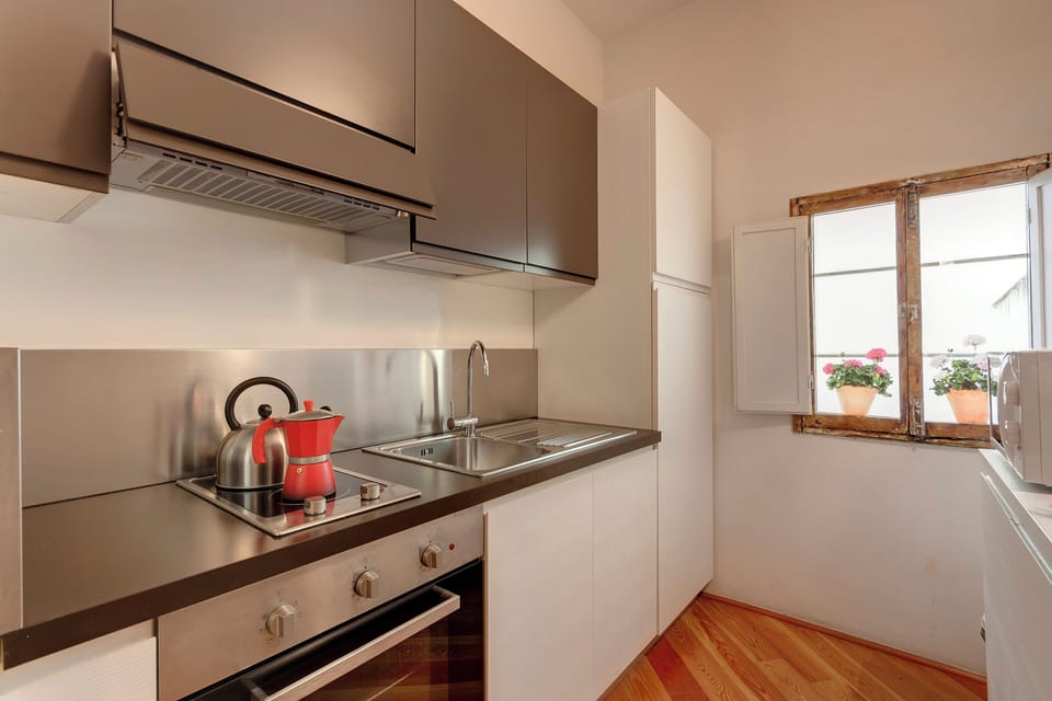 Apartment | Private kitchenette | Fridge, microwave, oven, dishwasher