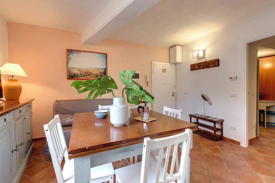 Apartment | Dining room