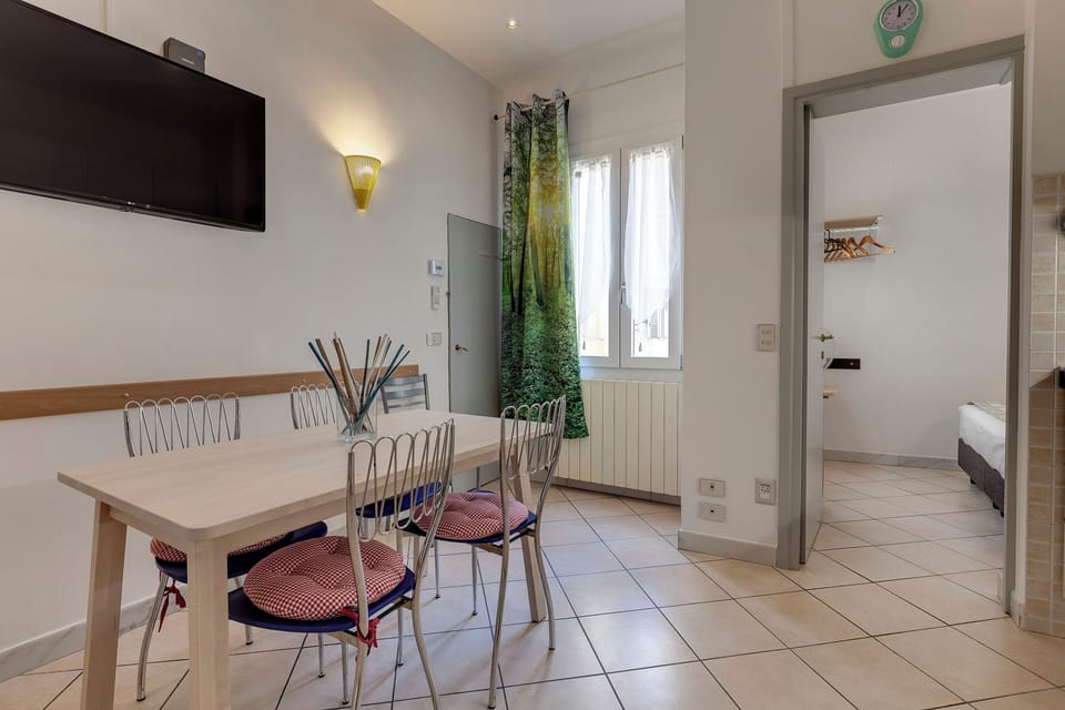 Apartment | Dining room