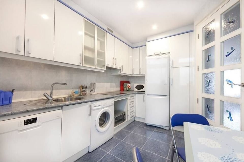 Cocina con todos los servicios